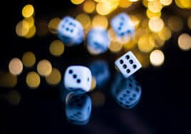 Dealer langsung meja No Commission Baccarat di studio profesional cinaslot